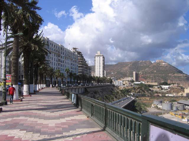 VOYAGE ORAN SEPTEMBRE 2006 315 15 sept. 06 - matin - SANTA CRUZ DEPUIS LE FRONT DE MER.JPG